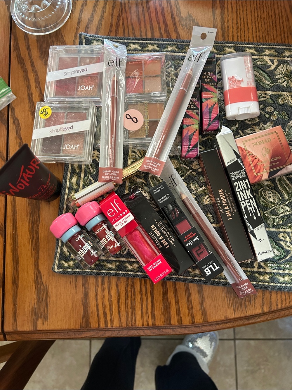 Nomad Lipstick Duo and Mixed Pink-Red Lip Collection